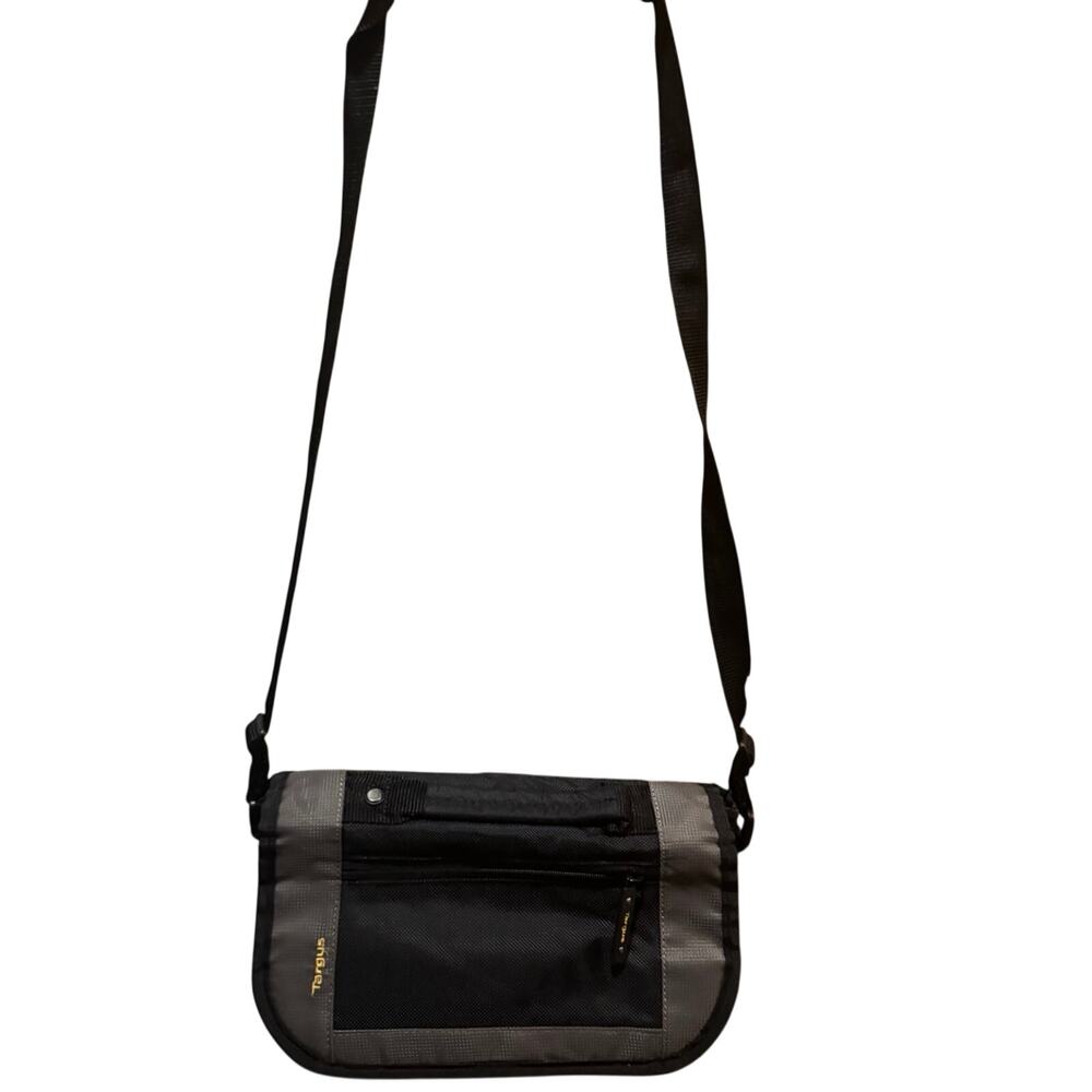 Crossbody Targus bag ❤️